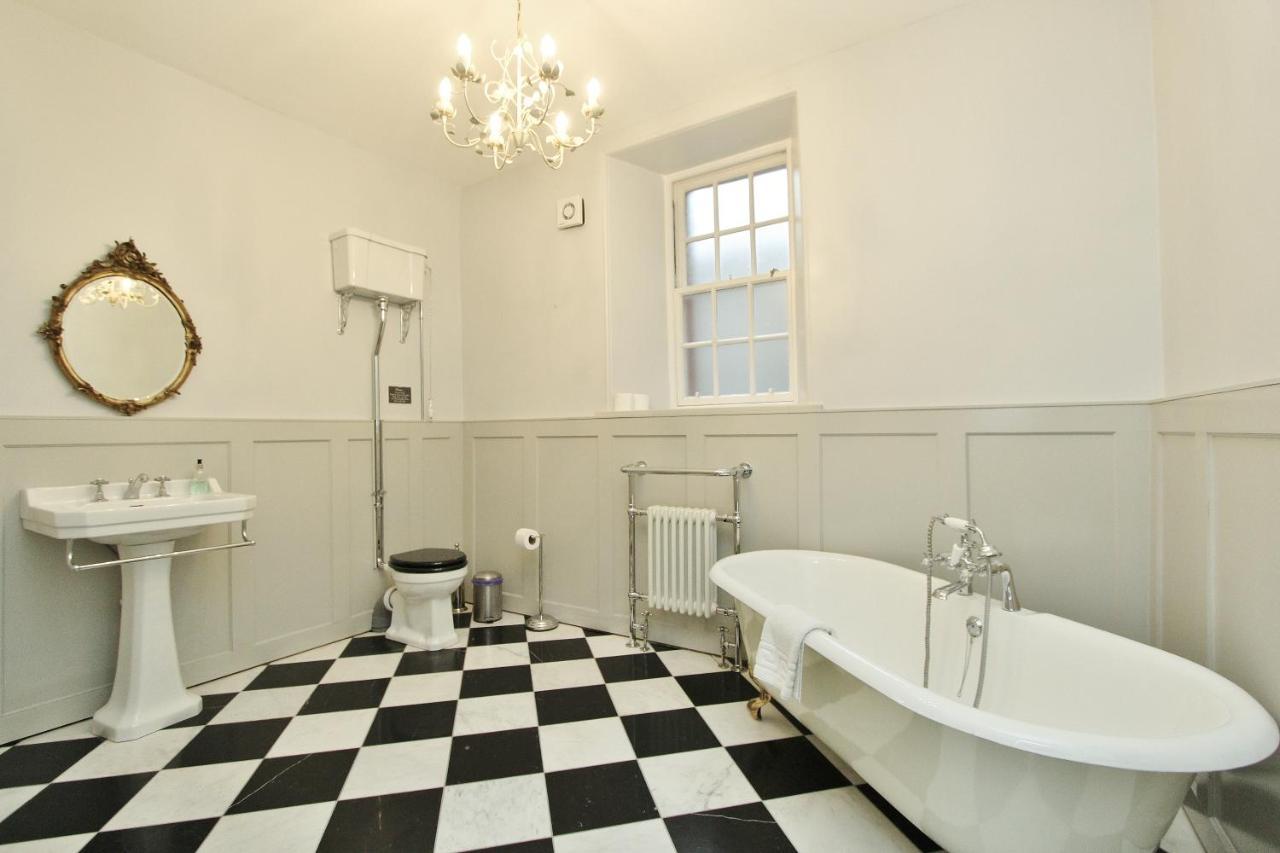 Ramsay Garden - Spacious 3-Bedroom Apartment Next To Edinburgh Castle Exterior foto