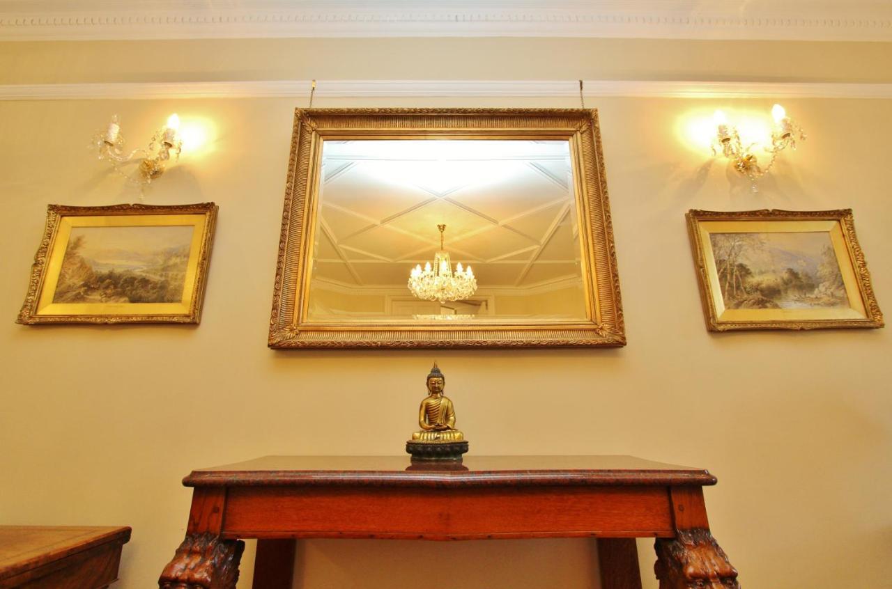 Ramsay Garden - Spacious 3-Bedroom Apartment Next To Edinburgh Castle Exterior foto